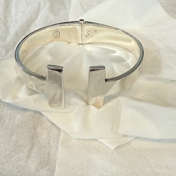 Sterling silver hinged T bangle stamped 925 - Picture 2 of 11